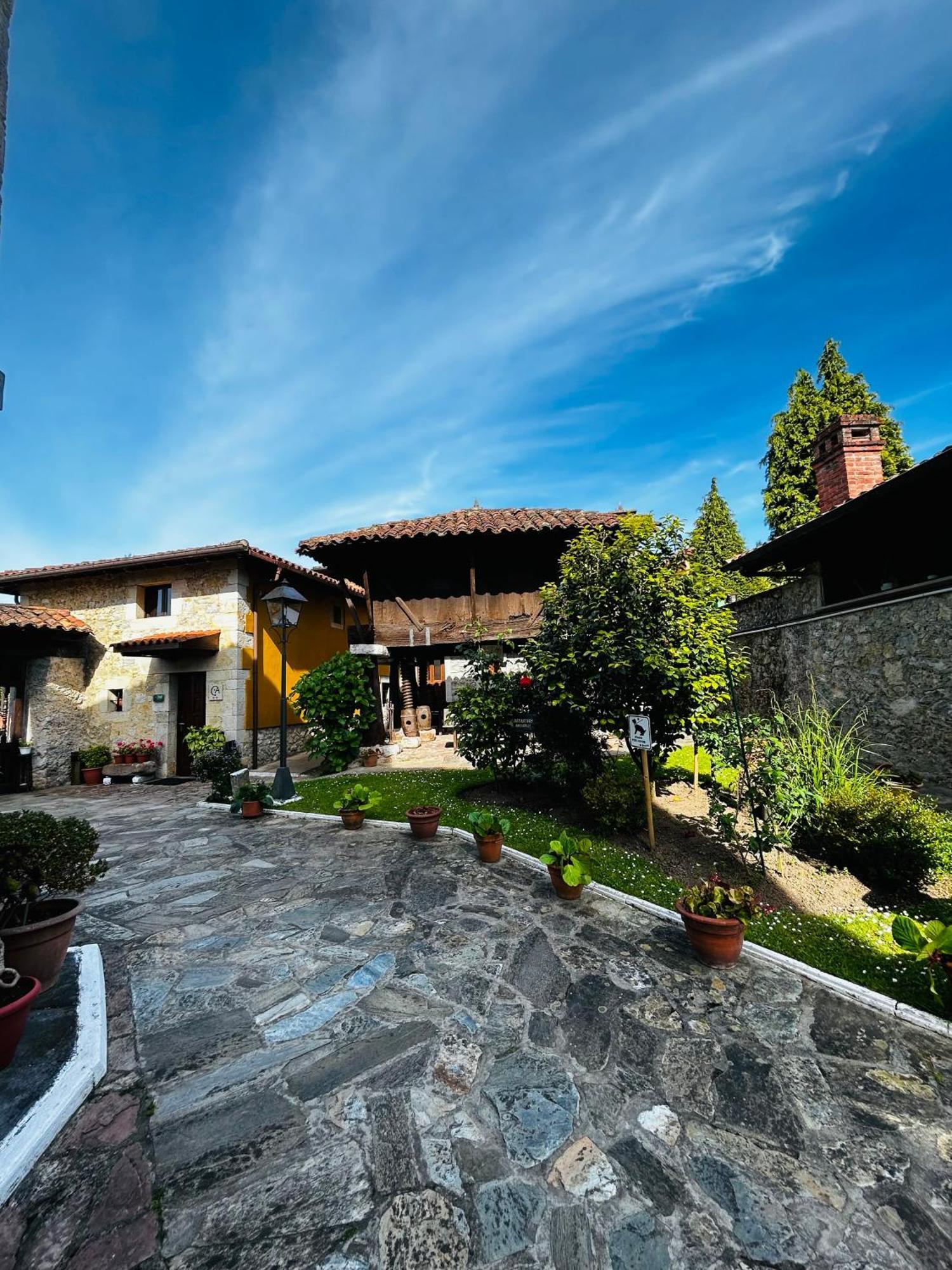 Apartamentos Rurales L'Arquera Llanes Exterior photo
